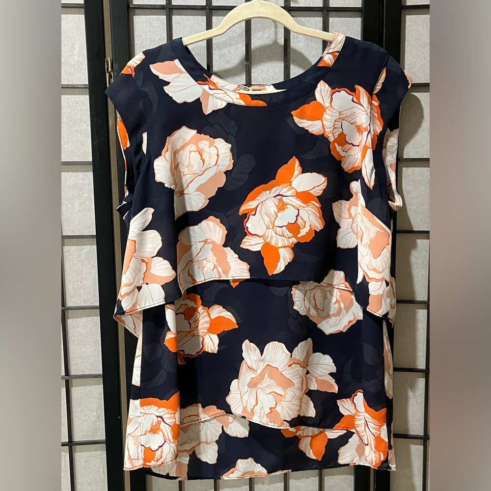 CAbi Dark Navy, Orange & White Floral Blouse LAYERED TIERED DESIGN SIZE L